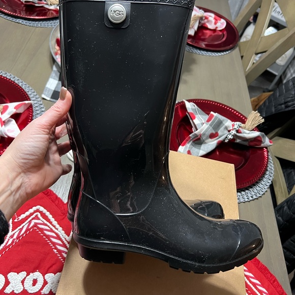 UGG rain boots - Picture 2 of 7